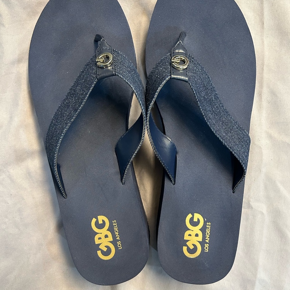 GBG Denim flip flops women’s 11, never worn NWT. Free with any other purshase